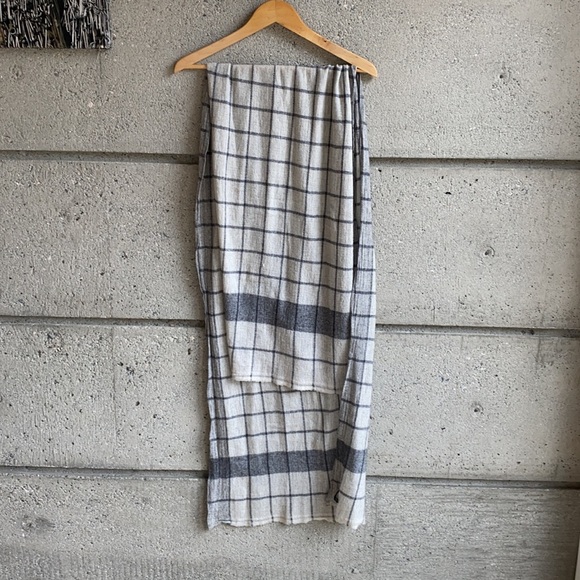 Cashmere Window Pane Scarf - Picture 6 of 8